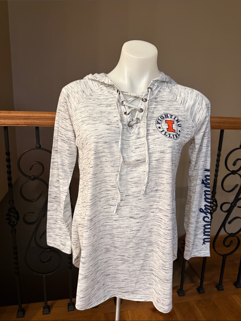Pressbox by Royce Apparel University of Illinois hooded shirt